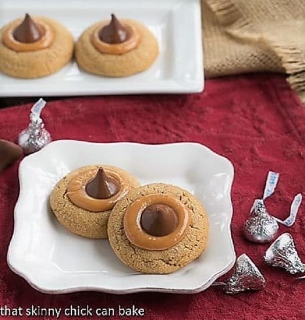 Caramel Biscoff Blossoms on a square white plate