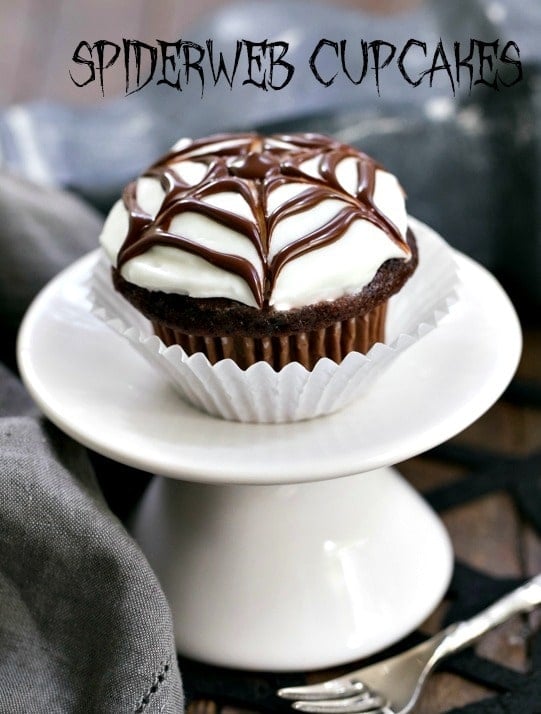 Spiderweb Cupcakes | A simple decorating tip for spooky Halloween cupcakes!
