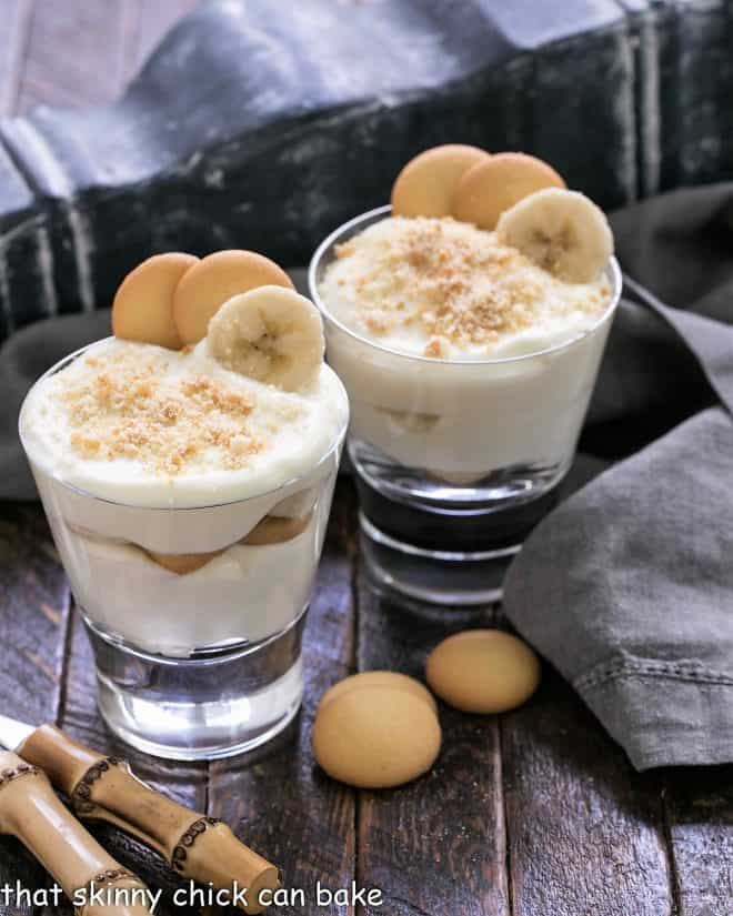 Old-Fashioned Southern Banana Pudding in two glasses.