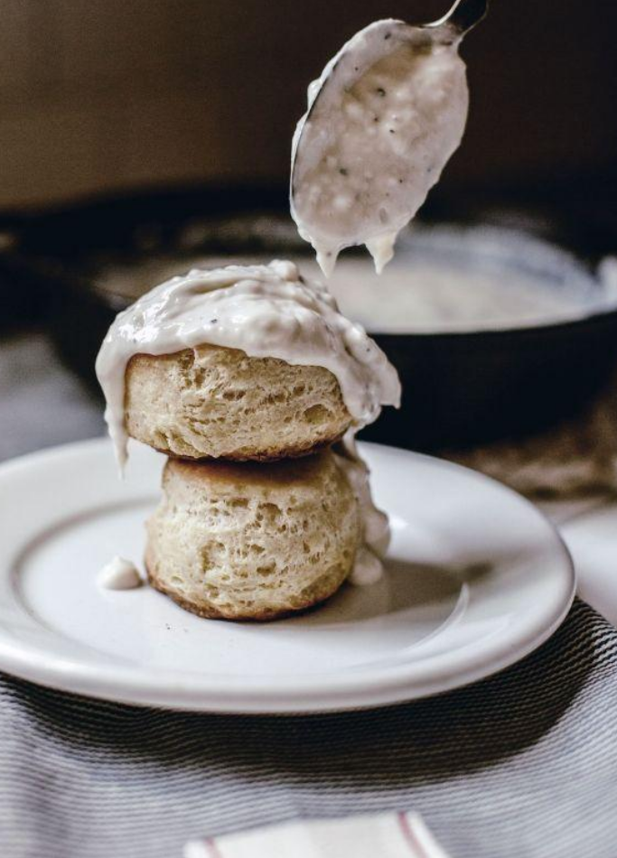 Southern Biscuit with White Gravy