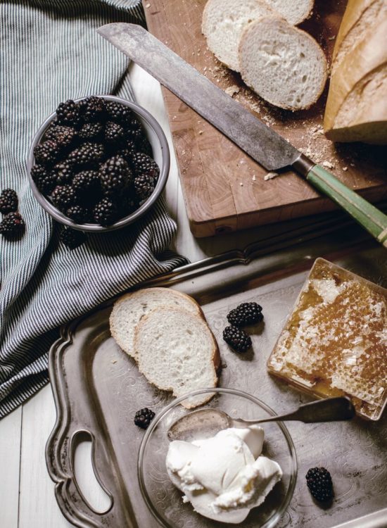 Blackberry Marscapone Crostini