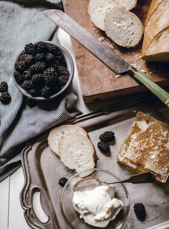 Blackberry Marscapone Crostini