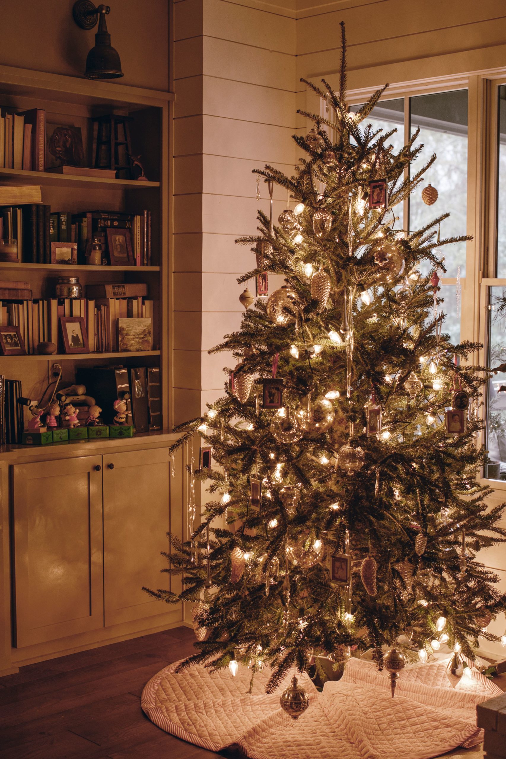 holiday home tour by heirloomed