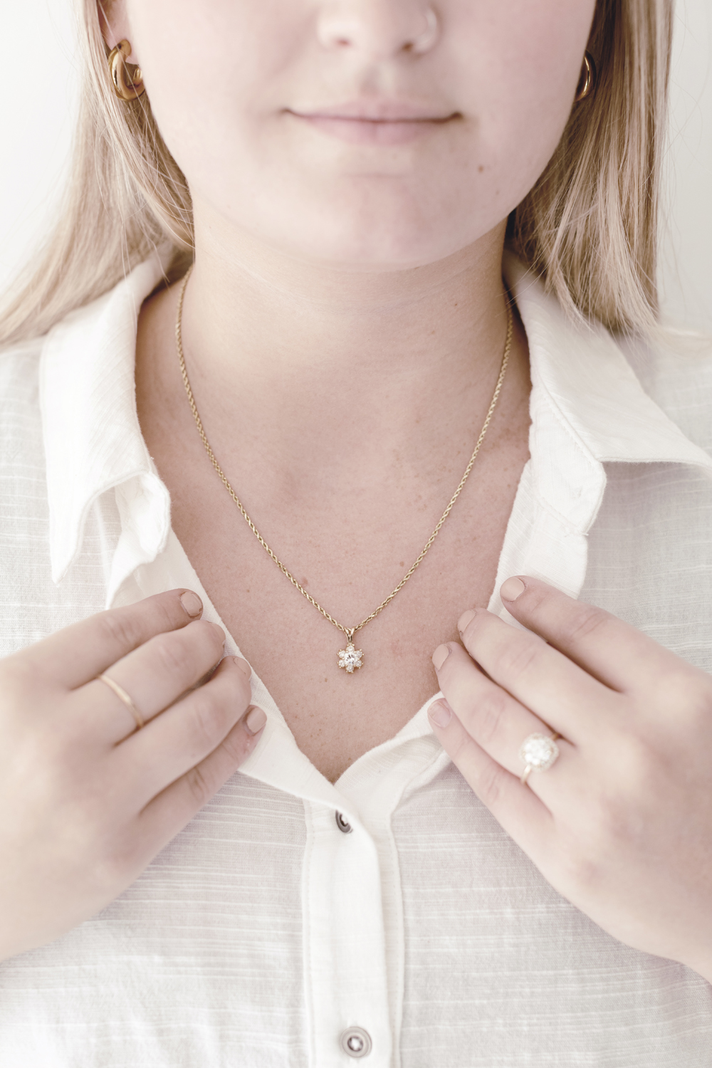 gold and diamond necklace 